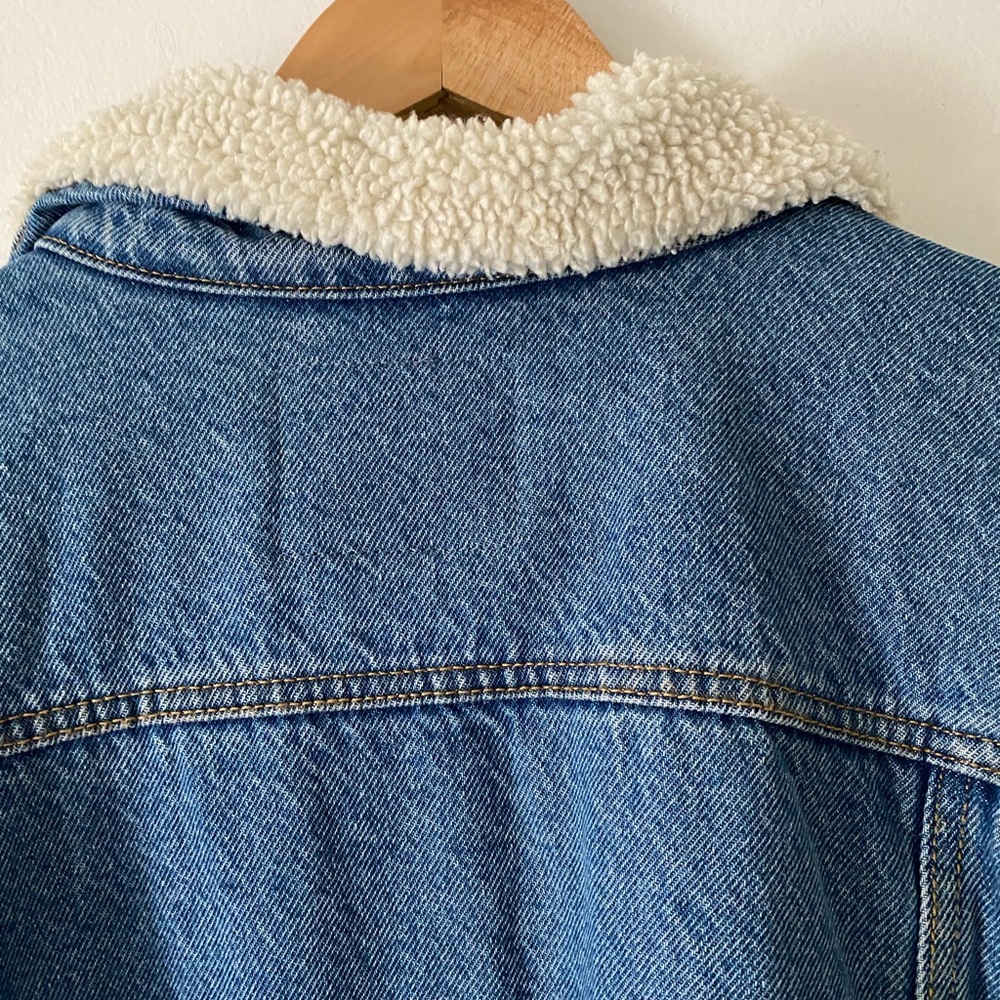 Levi’s Denim Trucker Fleeced collar Denim Jacket - Picture 8 of 8